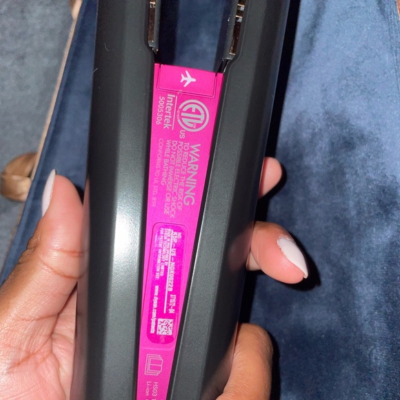 Dyson Hair Styling Set - Vibrant Pink and Sleek Black - Picture 5 of 5